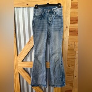 Women’s XSmall Flare Jeans. 25” waist, 29”inseam and 11” rise. Cotton spandex